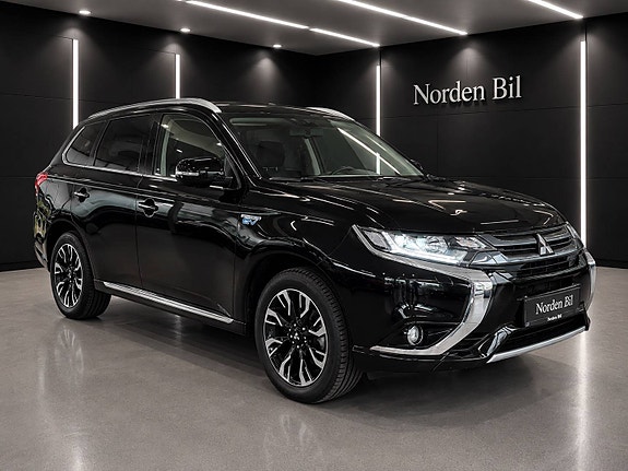 Mitsubishi Outlander 3 of 30