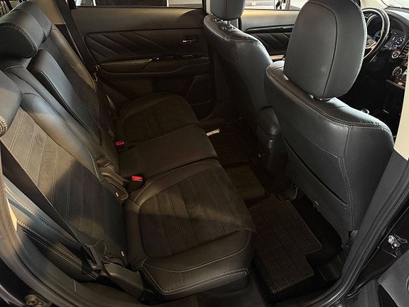 Mitsubishi Outlander 13 of 30