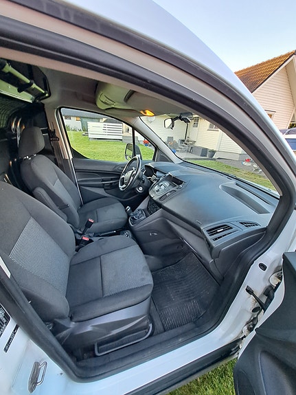 Ford Transit Connect 11 of 17