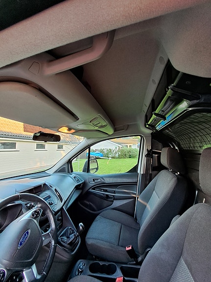 Ford Transit Connect 12 of 17