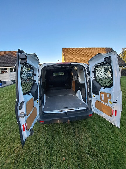 Ford Transit Connect 8 of 17