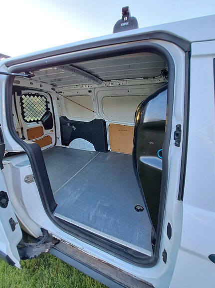Ford Transit Connect 9 of 17