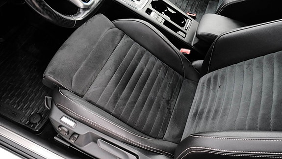 Volkswagen Passat 21 of 29