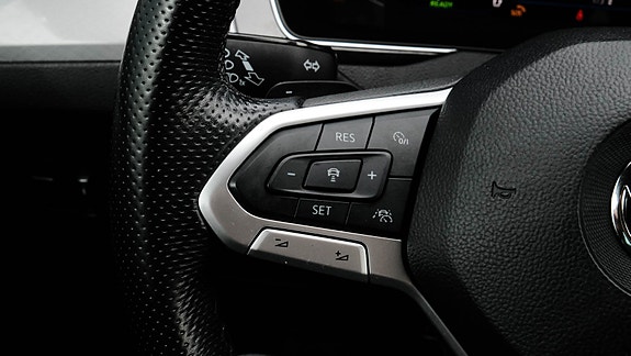 Volkswagen Passat 25 of 29