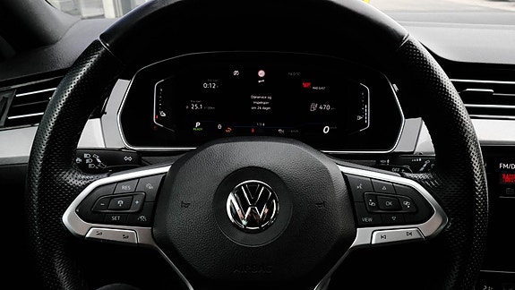 Volkswagen Passat 24 of 29