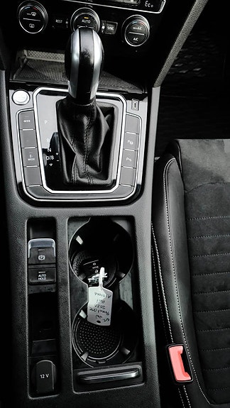 Volkswagen Passat 22 of 29