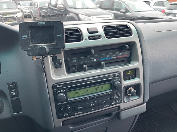 Toyota HiAce 16 of 30