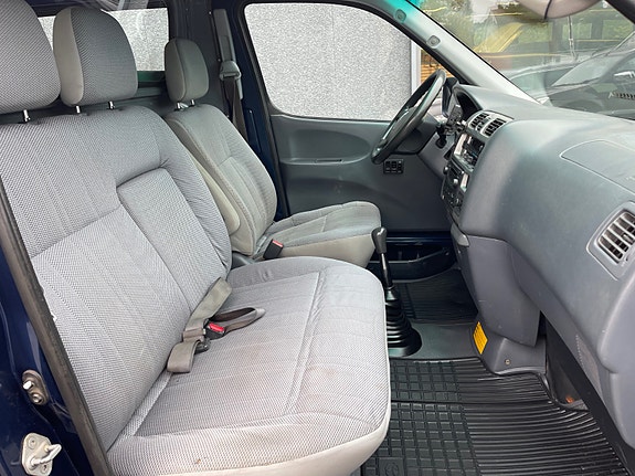 Toyota HiAce 26 of 30