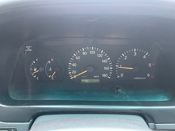 Toyota HiAce 14 of 30