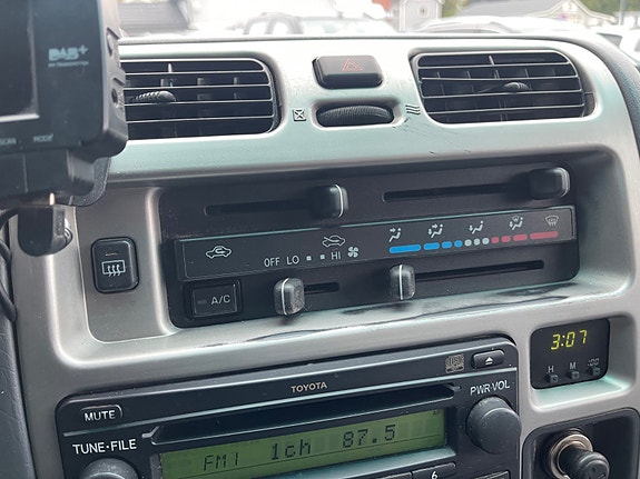 Toyota HiAce 17 of 30
