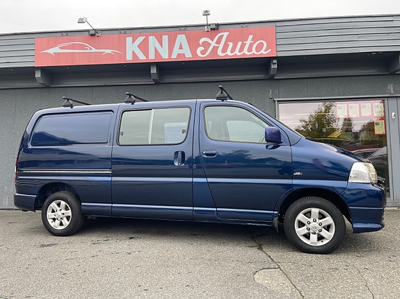 Toyota HiAce 7 of 30