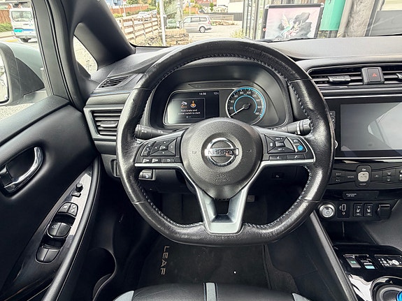 Nissan Leaf 14 of 30