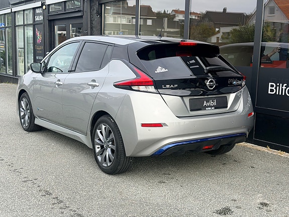 Nissan Leaf 3 of 30