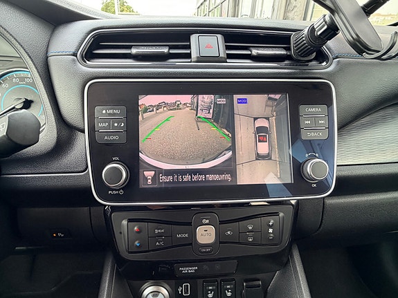 Nissan Leaf 21 of 30
