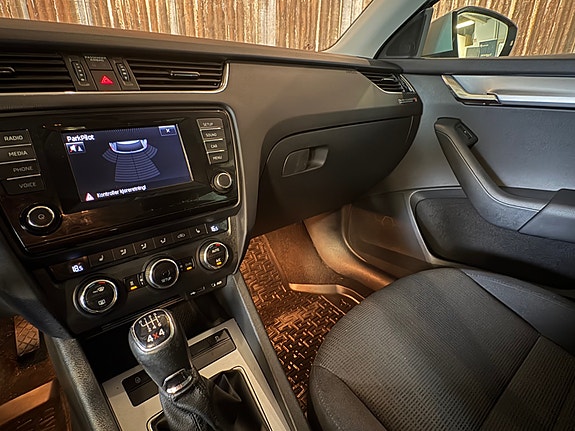 Skoda Octavia 10 of 24