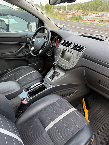 Ford Kuga 4 of 6