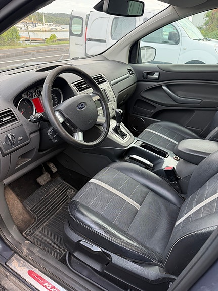 Ford Kuga 5 of 6
