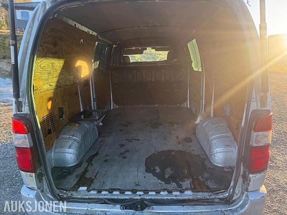 Toyota HiAce 12 of 14