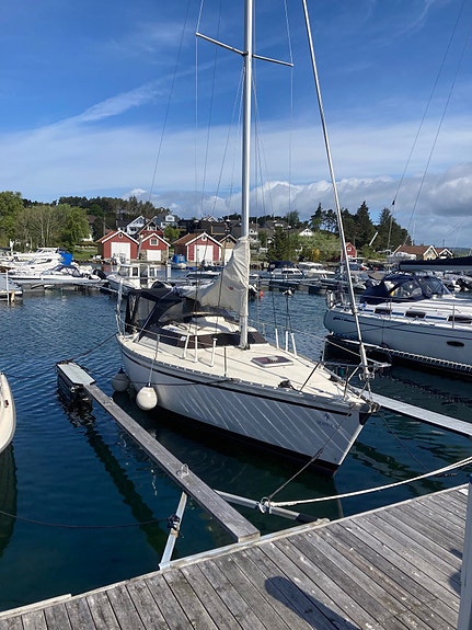 Jeanneau 27 – velholdt og oppgradert, Volvo Penta D1-20 3 of 12