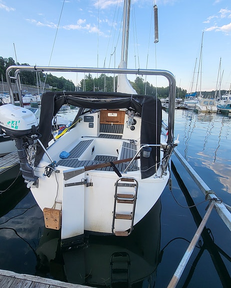 Jeanneau 27 – velholdt og oppgradert, Volvo Penta D1-20 2 of 12