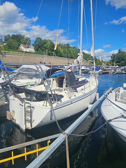 Jeanneau 27 – velholdt og oppgradert, Volvo Penta D1-20 11 of 12