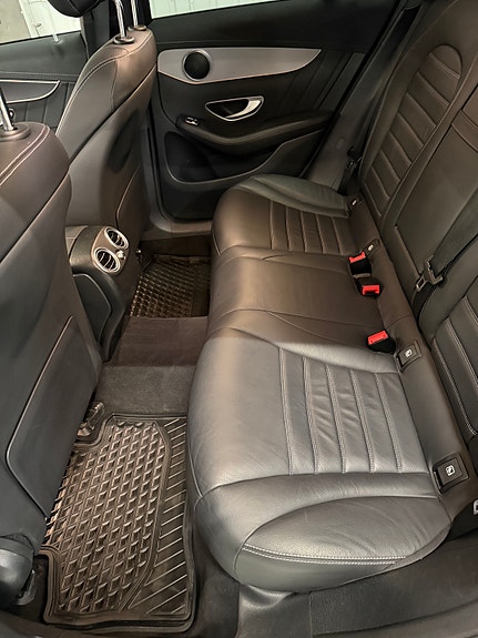 Mercedes-Benz EQC400 10 of 11