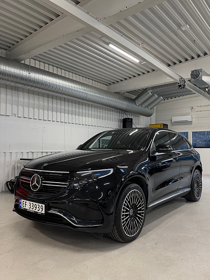 Mercedes-Benz EQC400 4 of 11