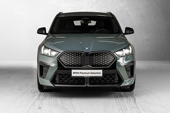 BMW iX2 3 of 30