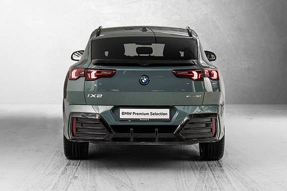 BMW iX2 7 of 30