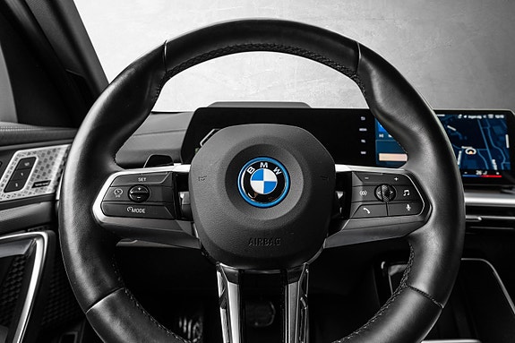 BMW iX2 22 of 30