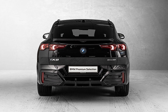 BMW iX2 7 of 30