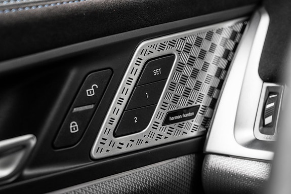 BMW iX2 29 of 30