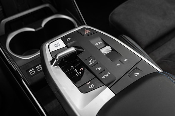 BMW iX2 23 of 30