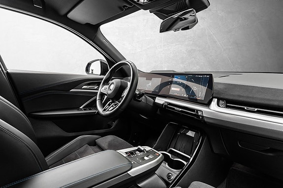 BMW iX2 18 of 30