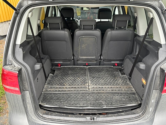 Volkswagen Touran 11 of 14