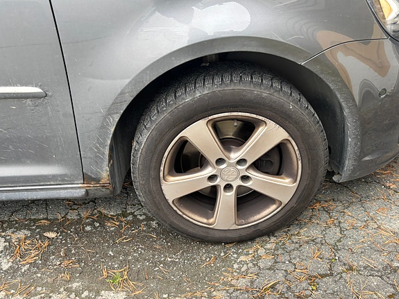 Volkswagen Touran 5 of 14