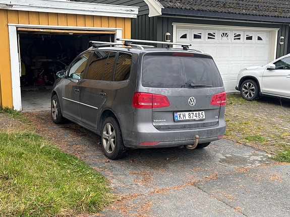 Volkswagen Touran 2 of 14