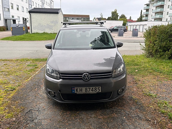 Volkswagen Touran 6 of 14