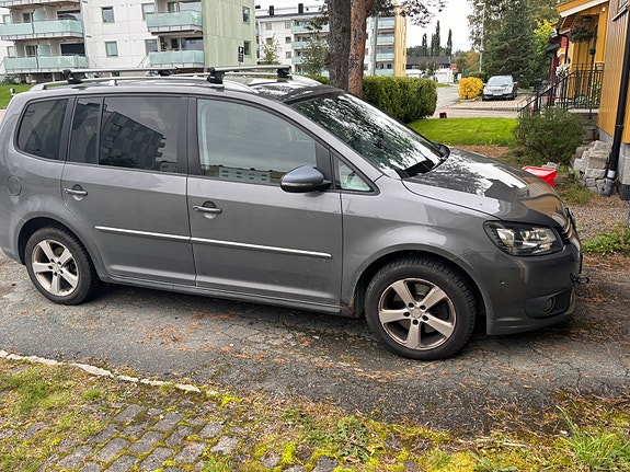 Volkswagen Touran 4 of 14