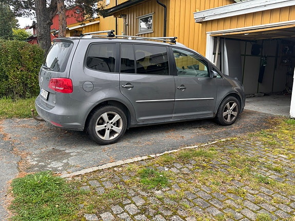 Volkswagen Touran 3 of 14