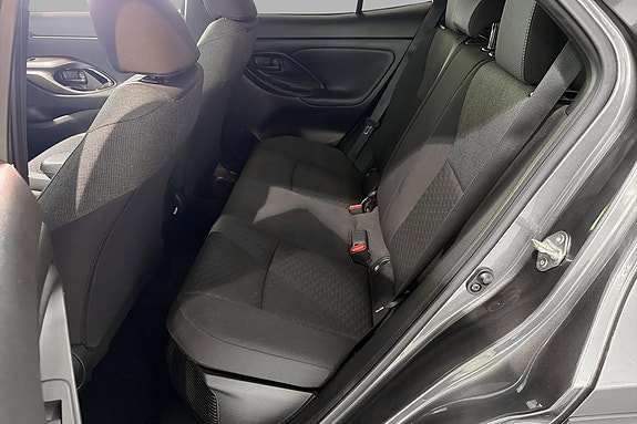 Toyota Yaris Cross 12 of 28