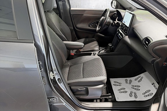 Toyota Yaris Cross 15 of 28