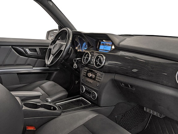 Mercedes-Benz GLK220 10 of 23