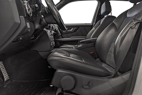 Mercedes-Benz GLK220 16 of 23