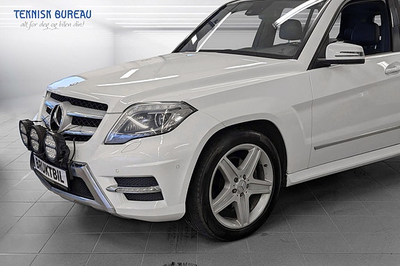 Mercedes-Benz GLK220 2 of 23