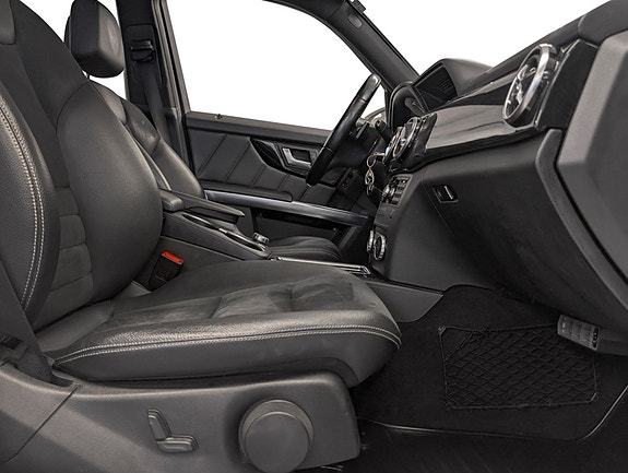 Mercedes-Benz GLK220 11 of 23