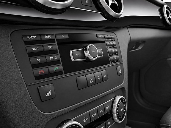 Mercedes-Benz GLK220 9 of 23