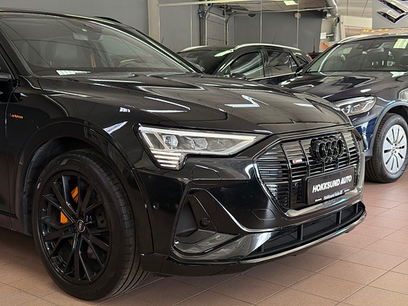 Audi e-tron 12 of 30