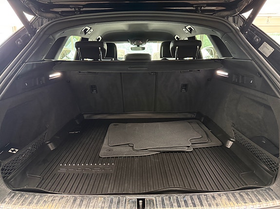 Audi e-tron 13 of 30