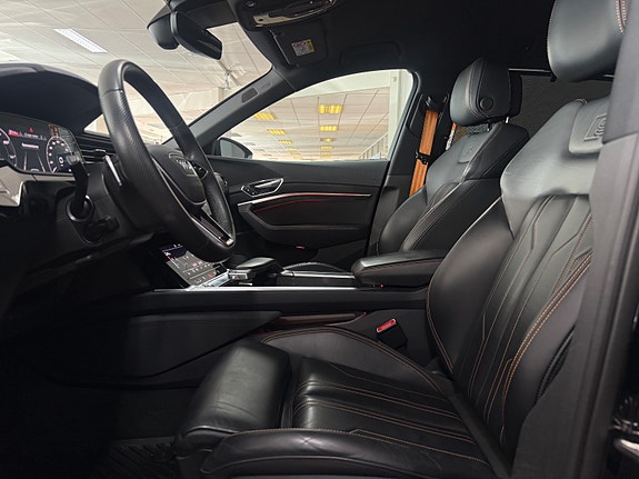 Audi e-tron 22 of 30